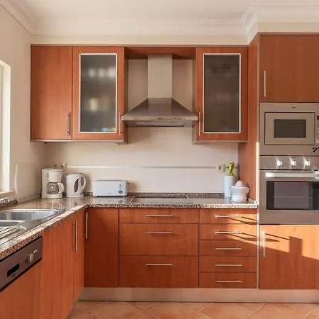 Castelo - Cosy Modern - 500m From Castelo Vakantiehuis *