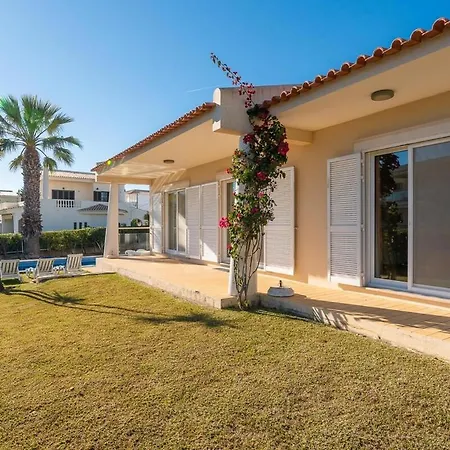 Castelo - Cosy Modern - 500m From Castelo וילה