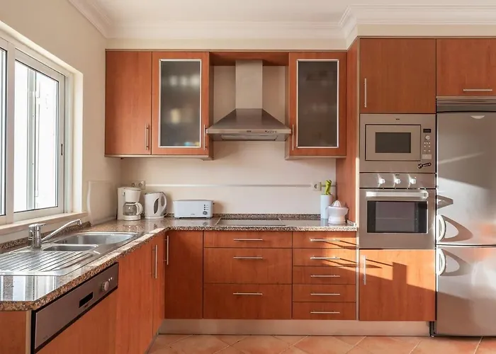 Castelo - Cosy Modern - 500m From Castelo Villa *